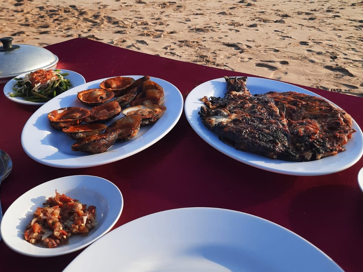 WhatsApp-Image-2026-01-23-at-08.52.14-1-edited Review Paket Murah Ikan Bakar di Pantai Kedonganan view Sunset