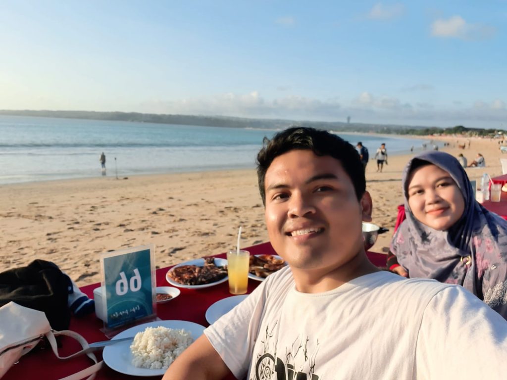 WhatsApp-Image-2026-01-23-at-08.52.14-1024x768 Review Paket Murah Ikan Bakar di Pantai Kedonganan view Sunset