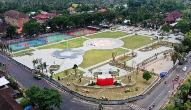 alun-alun-kota-bangli-rampung-tinggal-melaspas-800-2021-12-21-080323_0 Keliling Alun-Alun Bangli, Rekreasi Keluarga, Olahraga dan Kulineran di Foodcourt Area