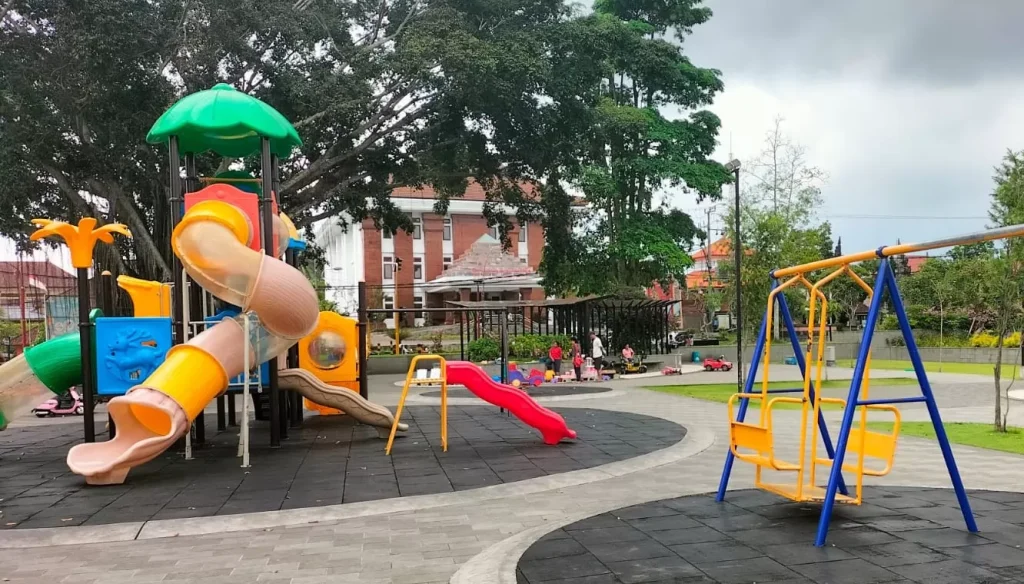 bali-express-1024x584 Keliling Alun-Alun Bangli, Rekreasi Keluarga, Olahraga dan Kulineran di Foodcourt Area