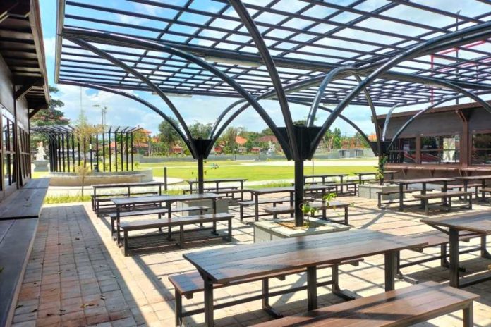 balipostcom_alun-alun-bangli-dilengkapi-food-court_01-696x464-1 Keliling Alun-Alun Bangli, Rekreasi Keluarga, Olahraga dan Kulineran di Foodcourt Area